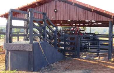 Imagem: A fazenda possui 46000m² de Área e está localizado em Centro