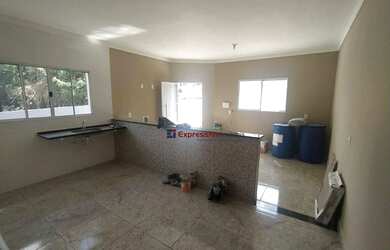 Imagem: A casa em condomínio à venda possui 2 Dormitórios, 1 Banheiro