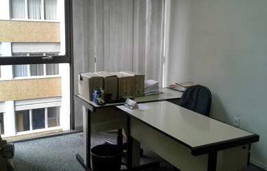 Imagem: O depósito possui 2 Vagas na garagem, 144m² de Área e está