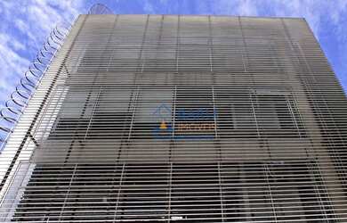 Imagem: O depósito possui 5 Vagas na garagem, 770m² de Área e está