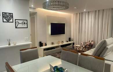 Imagem: O apartamento possui 2 Dormitórios, 2 Banheiros, 2 Vagas na