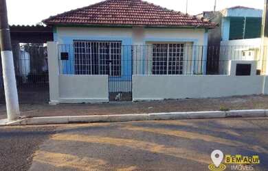 Imagem: A casa possui 3 Dormitórios, 1 Banheiro, 309m² de Área e