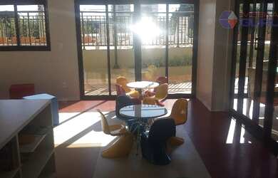 Imagem: O apartamento possui 2 Dormitórios, 1 Banheiro, 2 Vagas na