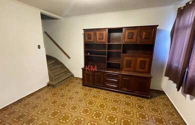 Imagem: A casa possui 2 Dormitórios, 3 Banheiros, 1 Vaga na garagem