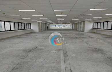 Imagem: O depósito possui 5 Vagas na garagem, 673m² de Área e está