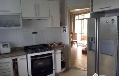 Imagem: O apartamento possui 3 Dormitórios, 1 Banheiro, 2 Vagas na