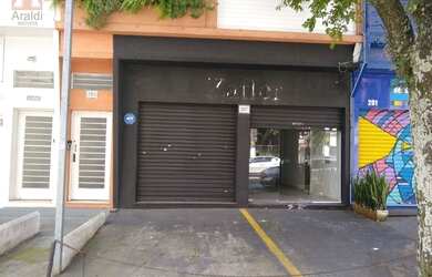 Imagem: O depósito possui 2 Vagas na garagem e 72m² de Área e está