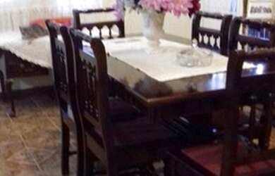 Imagem: A casa possui 3 Dormitórios, 1 Banheiro, 2 Vagas na garagem