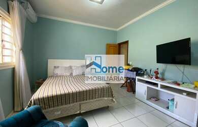 Imagem: A casa em condomínio possui 4 Dormitórios, 4 Banheiros, 4