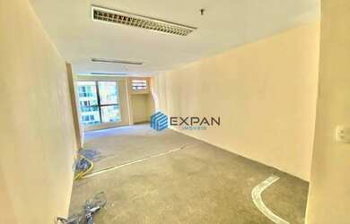 Imagem: O depósito possui 1 Vaga na garagem, 30m² de Área e está