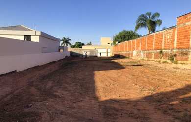 Imagem: O terreno possui 800m² de Área e está localizado em Setor