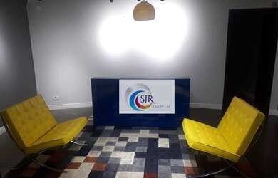 Imagem: O depósito possui 4 Vagas na garagem, 318m² de Área e está