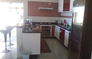 Imagem: A casa em condomínio possui 4 Dormitórios, 2 Banheiros, 5