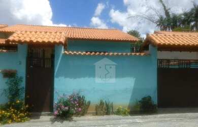 Imagem: A casa possui 3 Dormitórios, 3 Banheiros, 2 Vagas na garagem