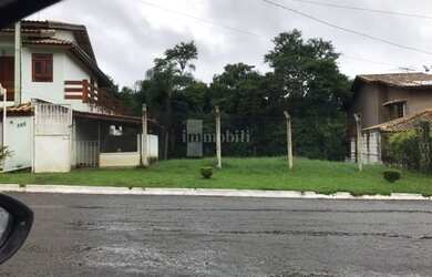 Imagem: O terreno possui 696m² de Área e está localizado em Transurb