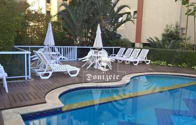 Imagem: O apartamento possui 3 Dormitórios, 1 Banheiro, 3 Vagas na