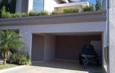 Imagem: A casa em condomínio possui 3 Dormitórios, 4 Banheiros, 4