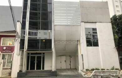 Imagem: O depósito possui 4 Vagas na garagem e 845m² de Área e está