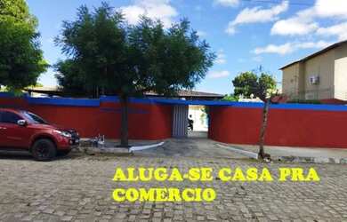 Imagem: A casa possui 5 Dormitórios, 4 Banheiros, 5 Vagas na garagem