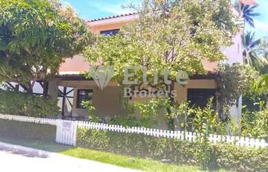 Imagem: A casa possui 4 Dormitórios, 3 Banheiros, 3 Vagas na garagem