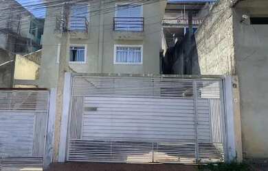 Imagem: A casa possui 2 Dormitórios, 1 Banheiro, 1 Vaga na garagem