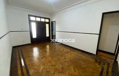 Imagem: O apartamento possui 4 Dormitórios, 1 Banheiro, 95m² de Área