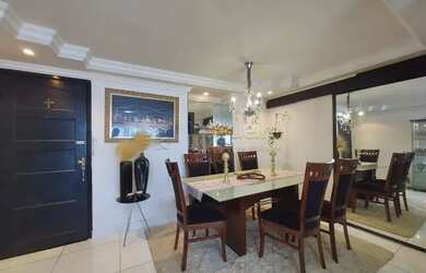 Imagem: O apartamento possui 3 Dormitórios, 1 Banheiro, 2 Vagas na