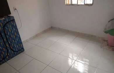 Imagem: A casa possui 1 Dormitório, 1 Banheiro e está localizado