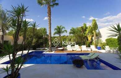 Imagem: A casa em condomínio possui 4 Dormitórios, 5 Banheiros, 5