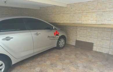 Imagem: A casa possui 2 Dormitórios, 2 Banheiros, 2 Vagas na garagem