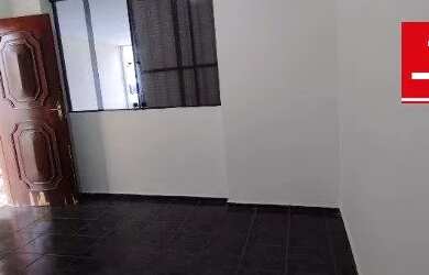 Imagem: A casa possui 2 Dormitórios, 1 Banheiro, 1 Vaga na garagem