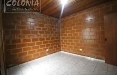 Imagem: A casa possui 4 Dormitórios, 2 Banheiros, 3 Vagas na garagem