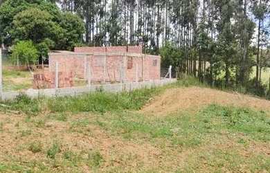 Imagem: O terreno possui 1.800m² de Área e está localizado em Colônia