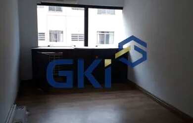 Imagem: O depósito possui 3 Vagas na garagem e 96m² de Área e está