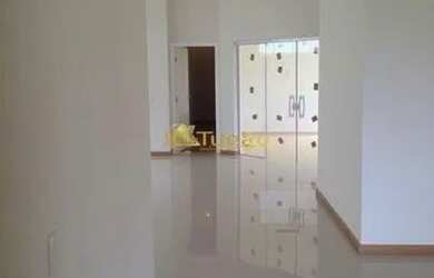 Imagem: A casa em condomínio possui 4 Dormitórios, 4 Banheiros, 4