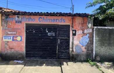 Imagem: A casa possui 2 Dormitórios, 1 Banheiro, 2 Vagas na garagem