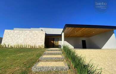 Imagem: A casa em condomínio à venda possui 4 Dormitórios, 1 Banheiro