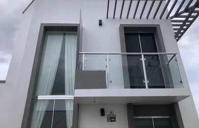 Imagem: A casa em condomínio possui 2 Dormitórios, 2 Banheiros, 2