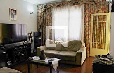 Imagem: A casa possui 2 Dormitórios, 1 Banheiro, 3 Vagas na garagem