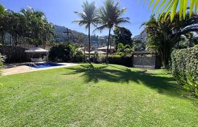 Imagem: A casa em condomínio possui 4 Dormitórios, 2 Banheiros, 4