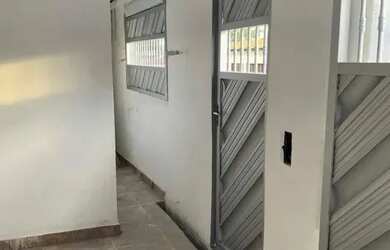 Imagem: A casa possui 2 Dormitórios, 2 Banheiros e está localizado