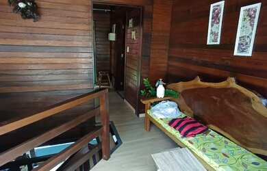 Imagem: A casa possui 4 Dormitórios, 5 Banheiros, 5 Vagas na garagem