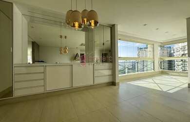 Imagem: O apartamento possui 4 Dormitórios, 5 Banheiros, 3 Vagas na