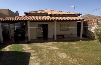 Imagem: A casa em condomínio possui 2 Dormitórios, 1 Banheiro, 2 Vagas