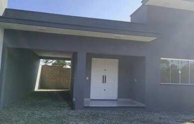 Imagem: A casa possui 2 Dormitórios, 1 Banheiro, 3 Vagas na garagem