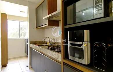 Imagem: O apartamento possui 2 Dormitórios, 2 Banheiros, 1 Vaga na