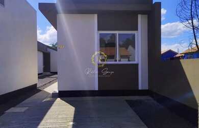 Imagem: A casa possui 3 Dormitórios, 1 Banheiro, 1 Vaga na garagem