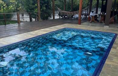 Imagem: A pousada chalé possui 4 Dormitórios, Acomodam 12 pessoas