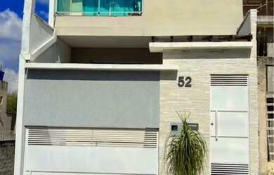 Imagem: A casa à venda possui 3 Dormitórios, 4 Banheiros, 4 Vagas