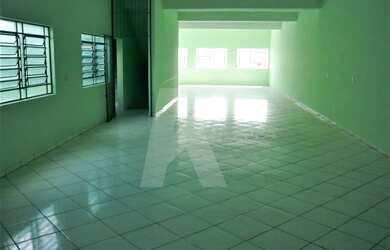 Imagem: O depósito possui 360m² de Área e está localizado em Jardim